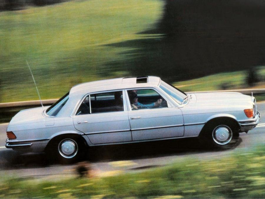  Mercedes-Benz 450 SEL 6.9 (W116) 1975 года  (фото 19 из 27)